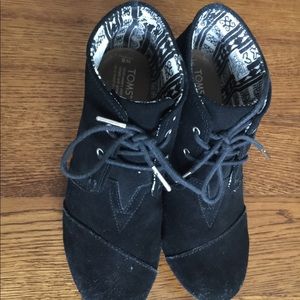 Toms Desert Wedge Booties